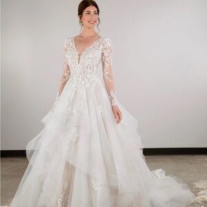 Elegant Lace Wedding Dress